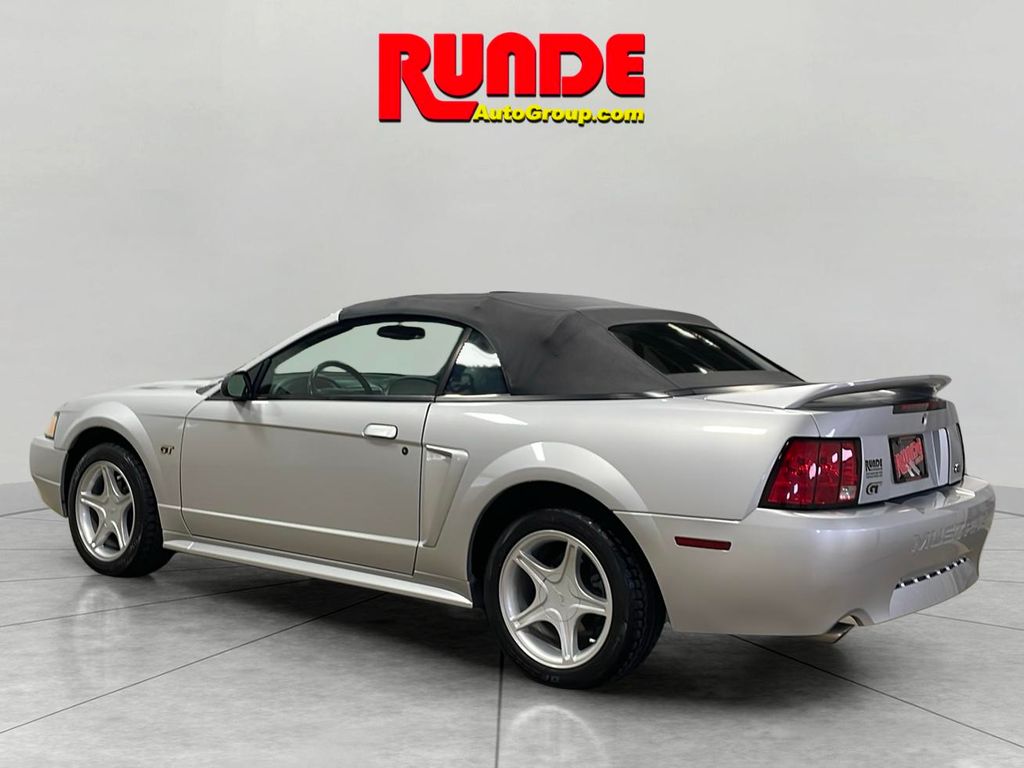 2000 Ford Mustang GT photo 3
