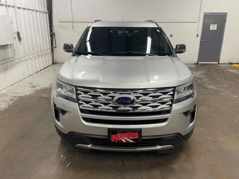 2019 Ford Explorer XLT photo 2