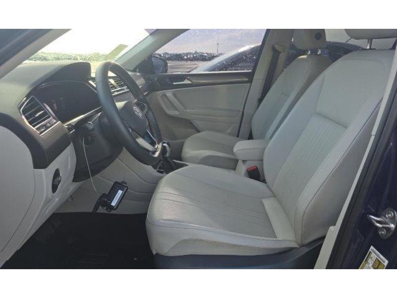 2022 Volkswagen Tiguan SE photo 4