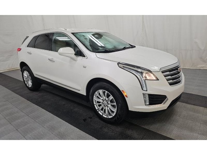 2018 Cadillac XT5 photo 2