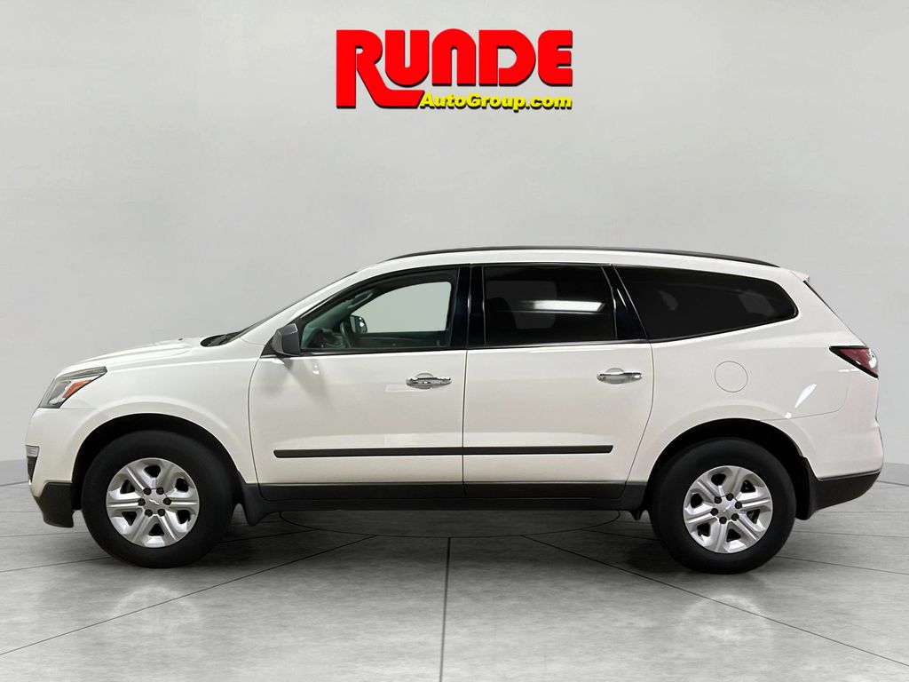 2014 Chevrolet Traverse LS photo 2