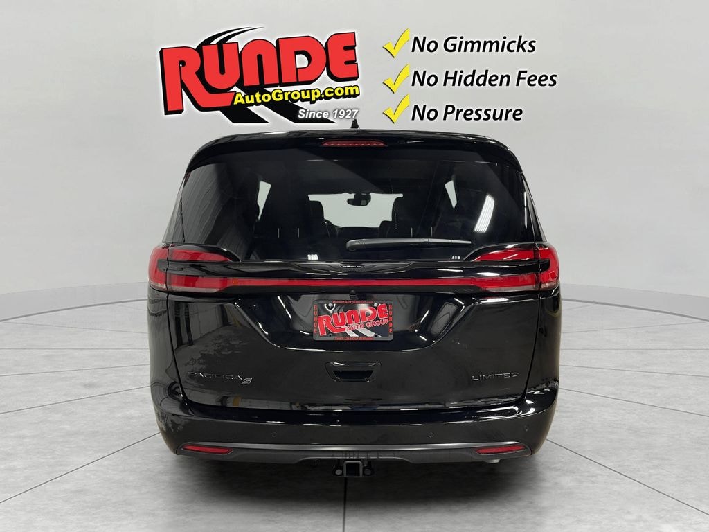 New 2026 Chrysler Pacifica LIMITED Passenger Van