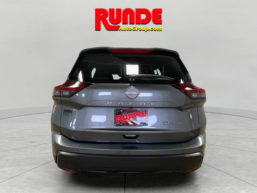 2024 Nissan Rogue SV photo 4