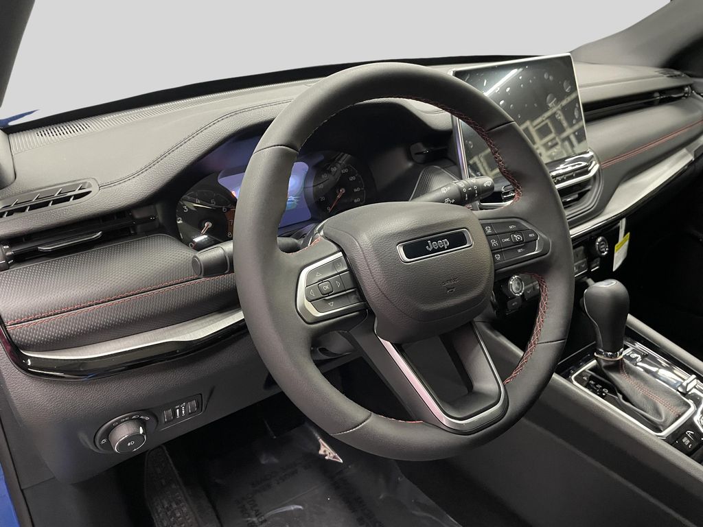 2026 Jeep Compass Trailhawk - Photo 14