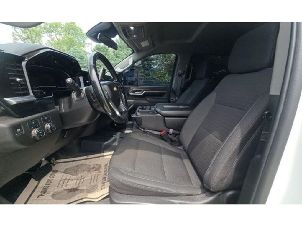 Used 2025 Chevrolet Silverado LT Crew Cab