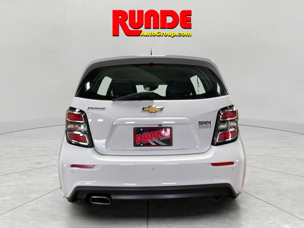 2019 Chevrolet Sonic LT photo 4