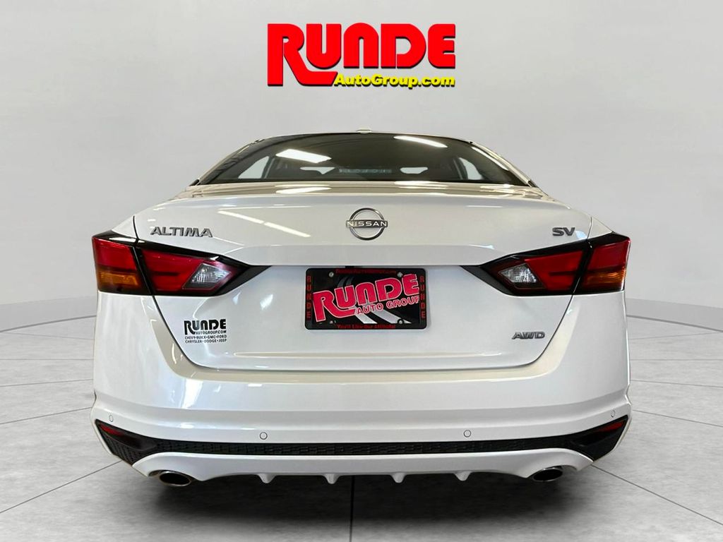 2024 Nissan Altima 2.5 SV photo 4