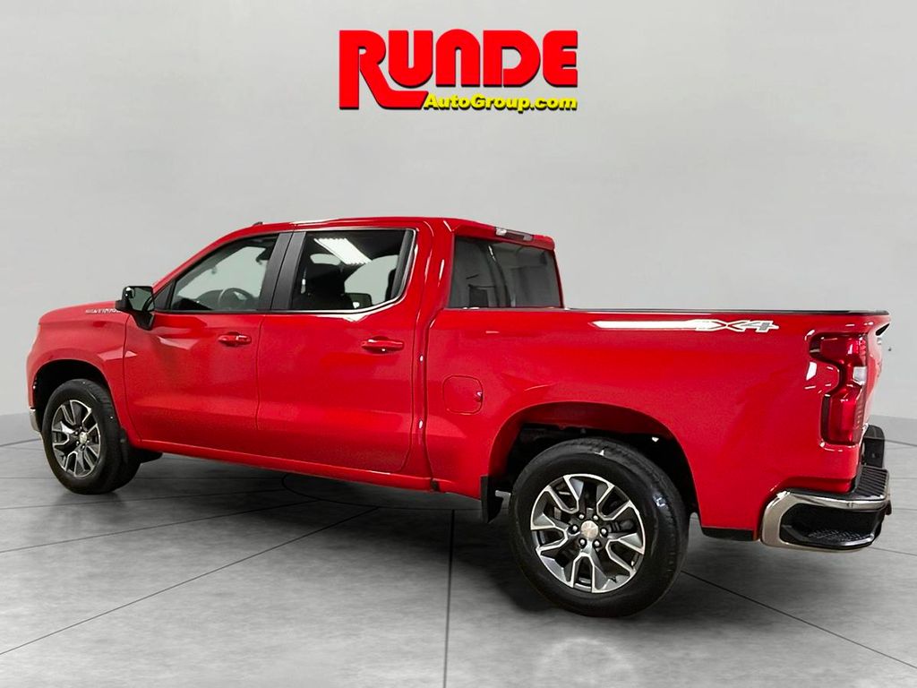 2023 Chevrolet Silverado 1500 LT photo 3
