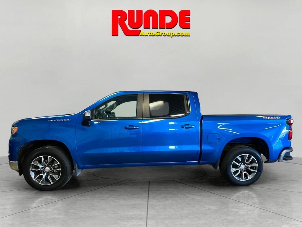2023 Chevrolet Silverado 1500 LT photo 2