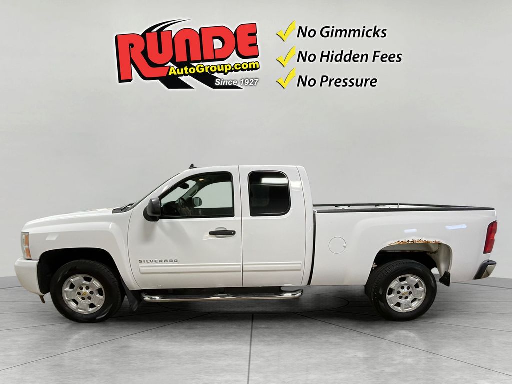 2010 Chevrolet Silverado 1500 LT photo 3