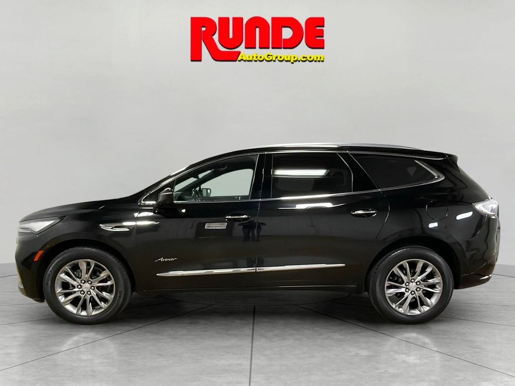 2022 Buick Enclave Avenir photo 2