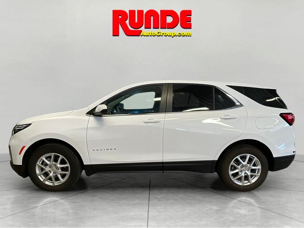 2024 Chevrolet Equinox LT photo 2