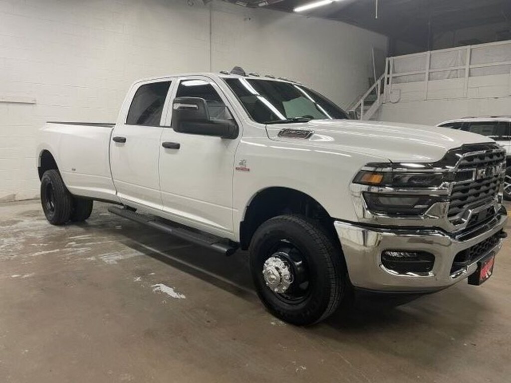 New 2026 Ram 3500 TRADESMAN CREW CAB 4X4 8' BOX Pickup