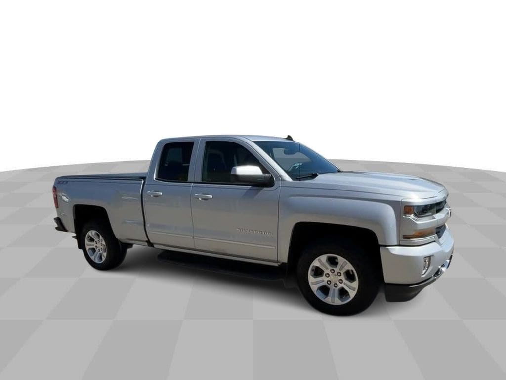 Used 2017 Chevrolet Silverado 1500 LT Z71 with VIN 1GCVKREC9HZ384004 for sale in Manchester, IA