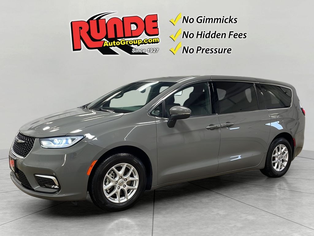 Used 2023 Chrysler Pacifica Touring Passenger Van