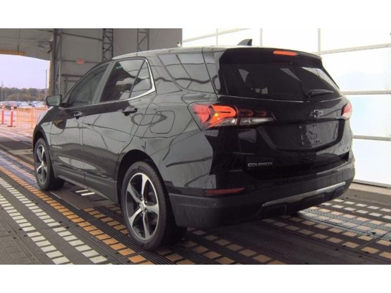 2024 Chevrolet Equinox LT photo 3