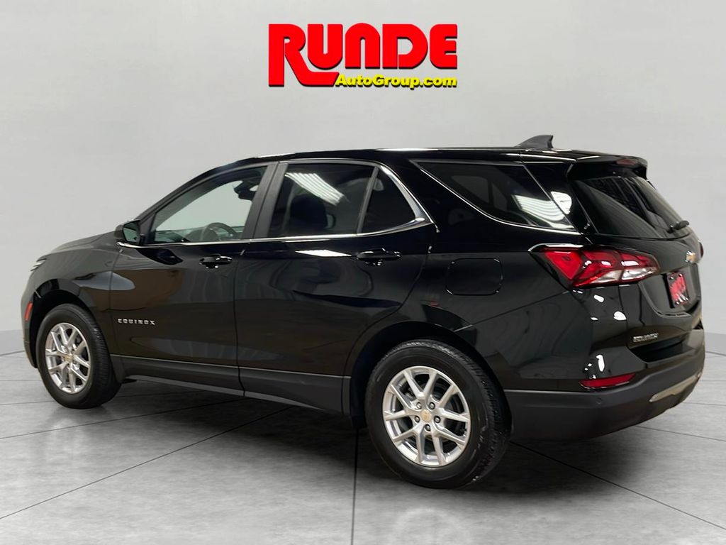 2023 Chevrolet Equinox LT photo 3