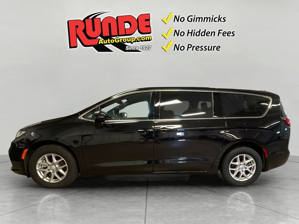 Used 2026 Chrysler Pacifica Select Passenger Van