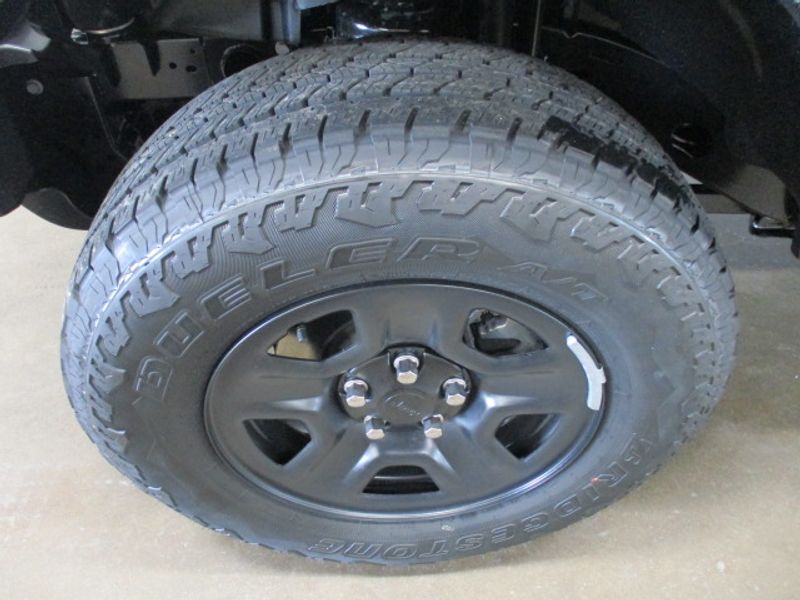 2023 Jeep Gladiator Sport photo 4