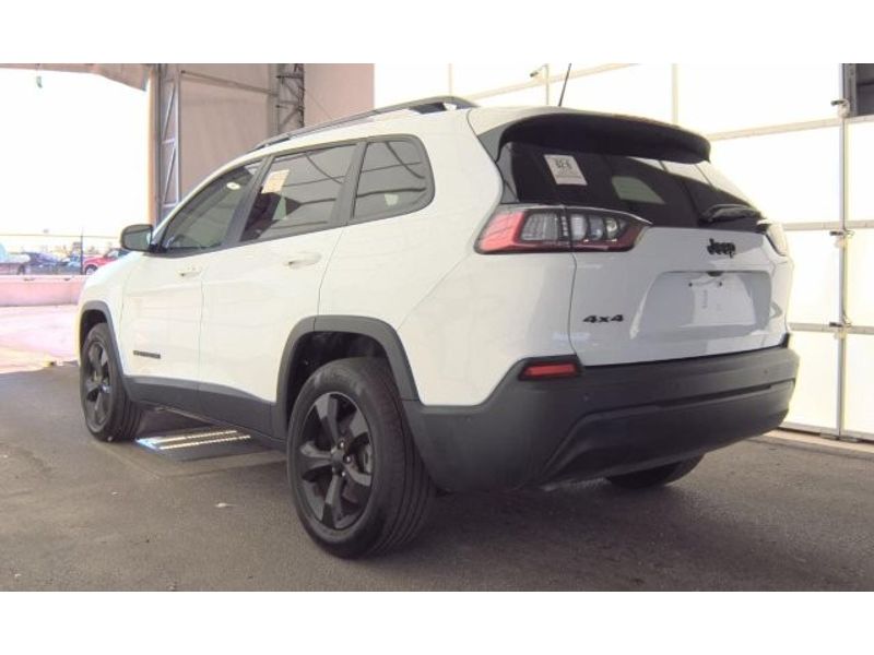 2023 Jeep Cherokee Altitude Lux photo 4