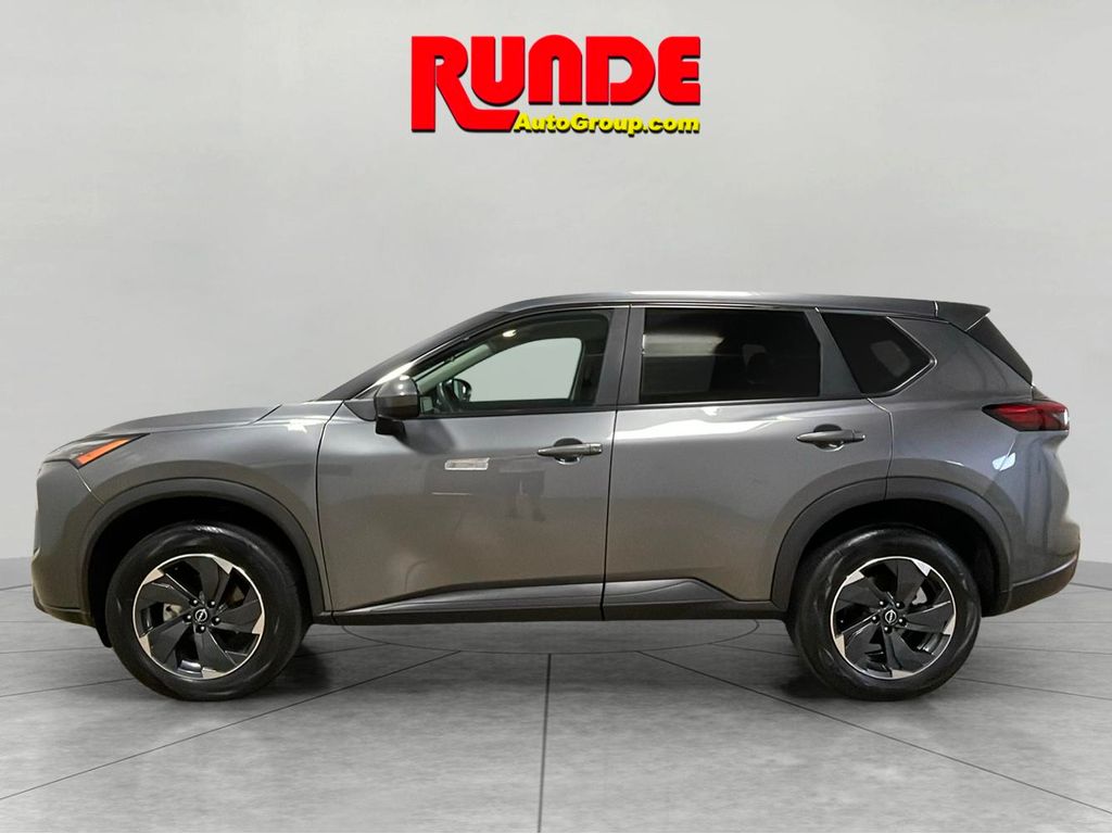 2024 Nissan Rogue SV photo 2