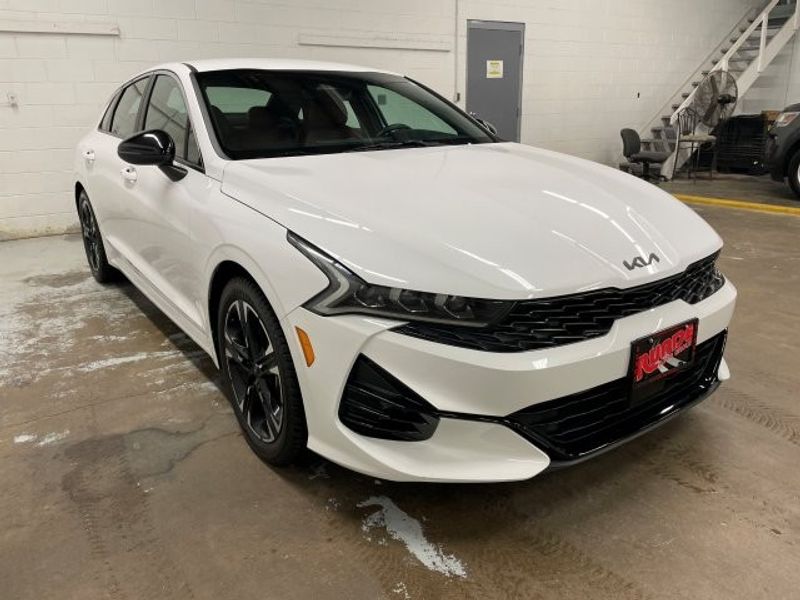 2023 Kia K5 GT-Line photo 3