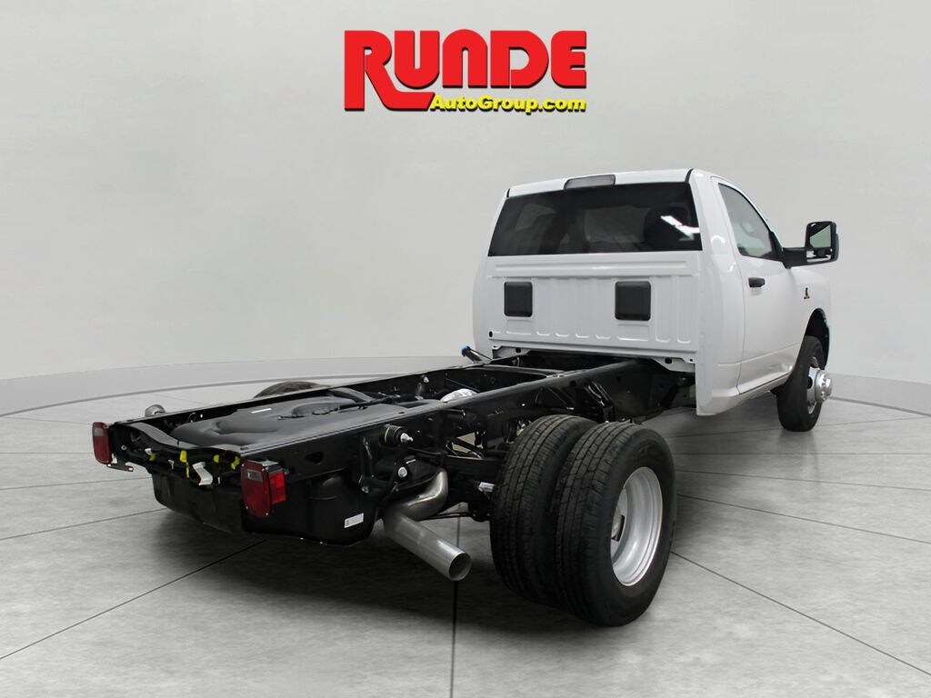 New 2024 Ram 3500 Chassis Cab 3500 TRADESMAN CHASSIS REGULAR CAB 4X4 60' CA Pickup