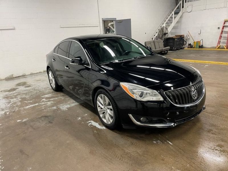 2014 Buick Regal Premium I photo 2