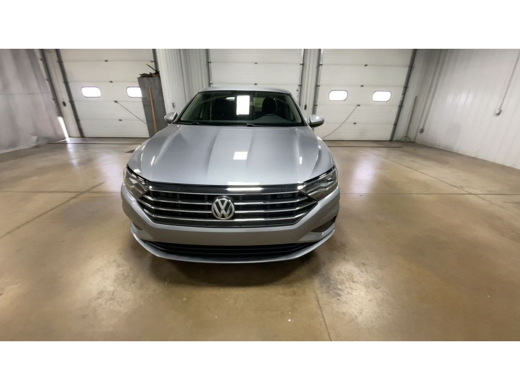 2020 Volkswagen Jetta SE photo 3