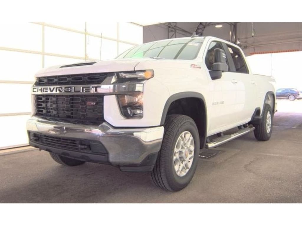 Used 2023 Chevrolet Silverado LT Crew Cab