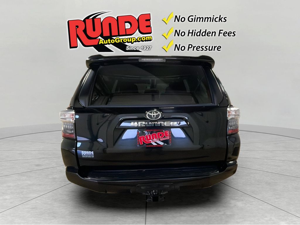 2021 Toyota 4Runner SR5 photo 3