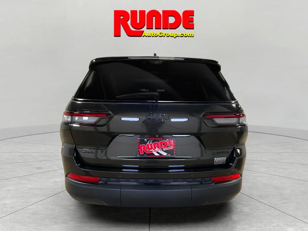 2024 Jeep Grand Cherokee Limited photo 4