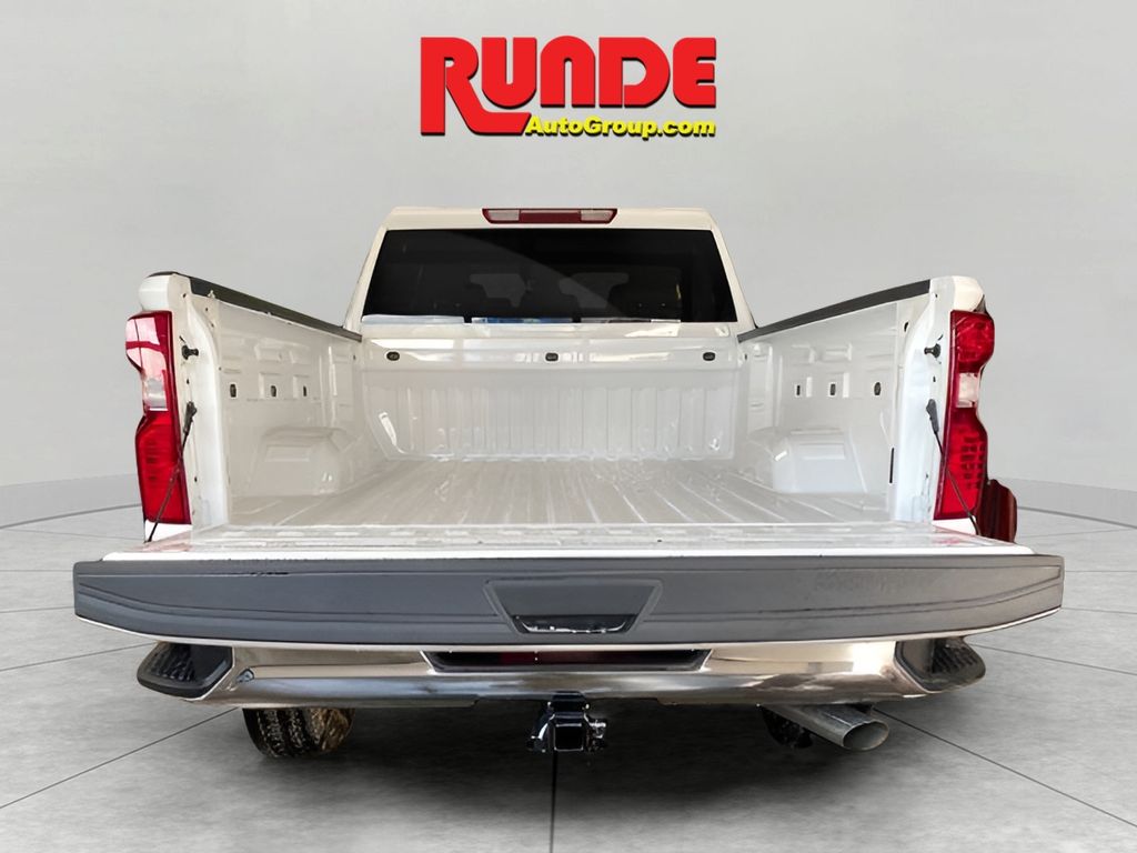 2024 Chevrolet Silverado 2500HD Work Truck photo 3