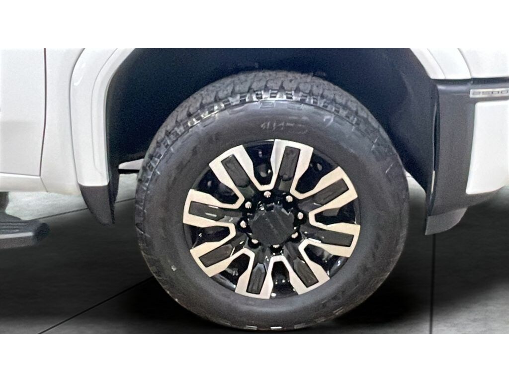 Used 2024 GMC Sierra Denali Crew Cab