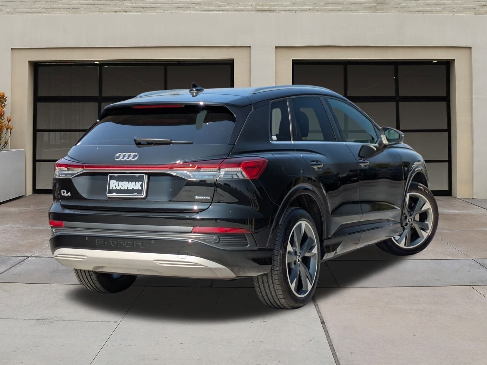 2022 Audi Q4 E-tron Premium Plus photo 4