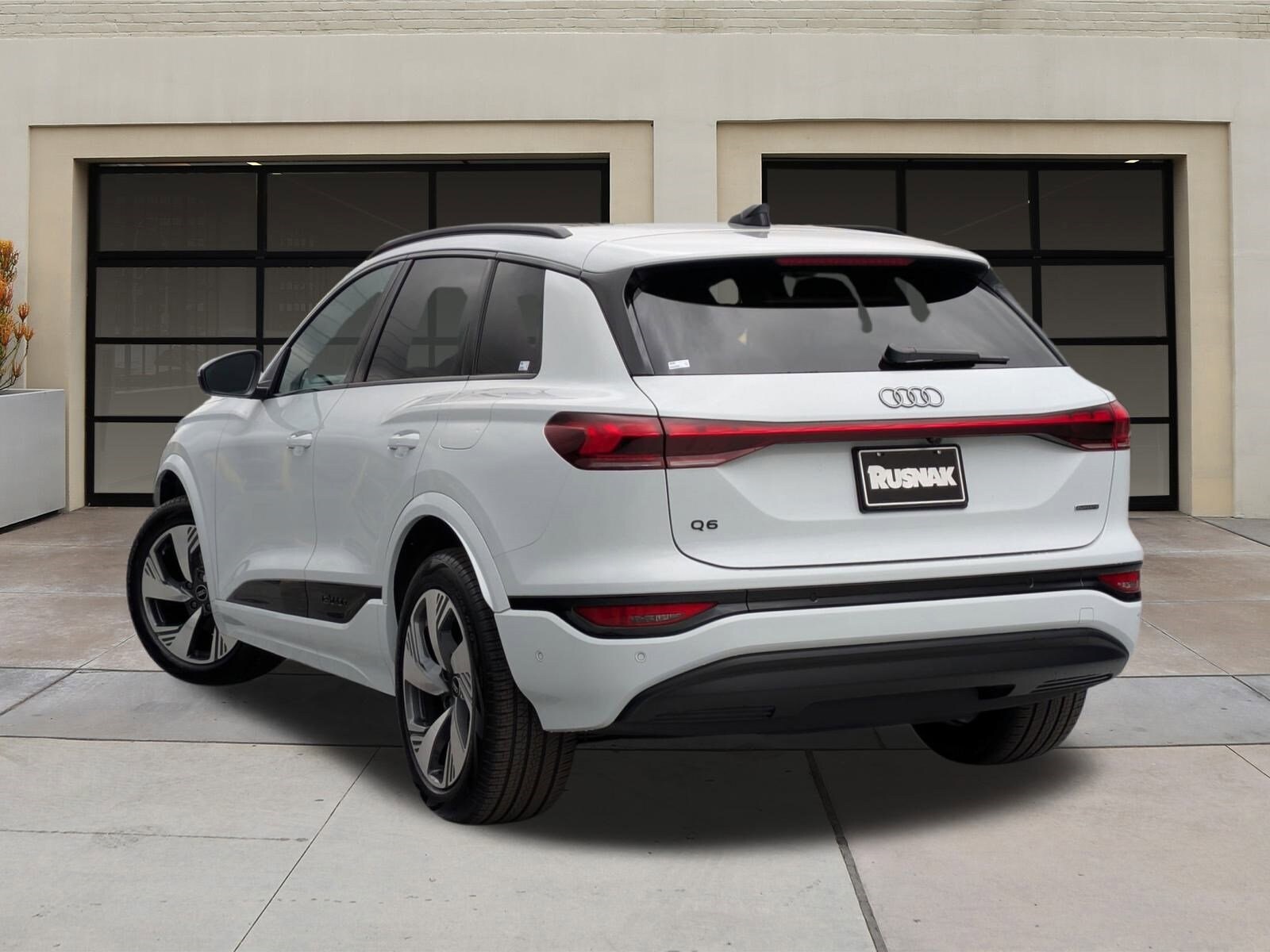 2025 Audi Q6 E-tron Premium Plus photo 3