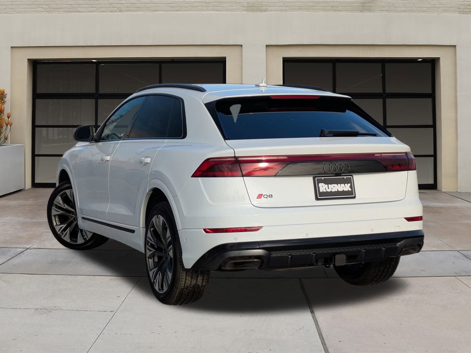 2025 Audi Q8 55 Premium Plus photo 3