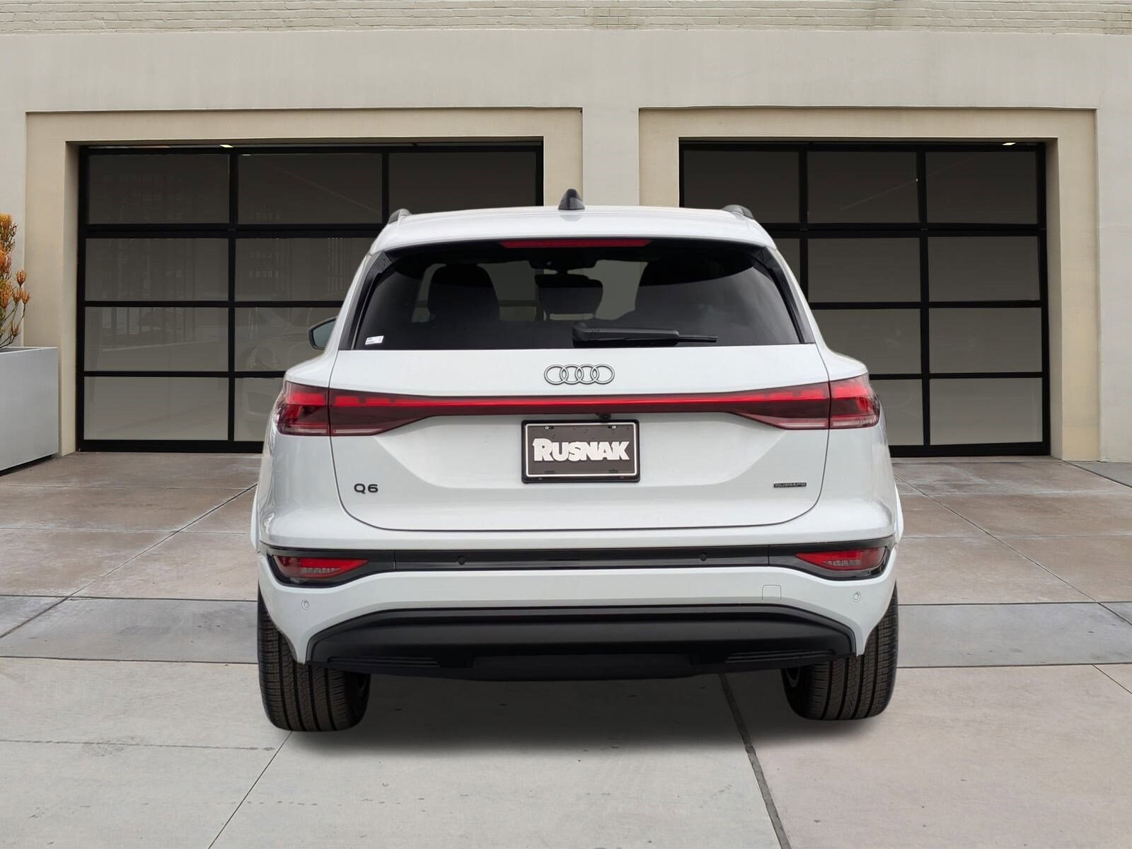 2025 Audi Q6 E-tron Premium Plus photo 4