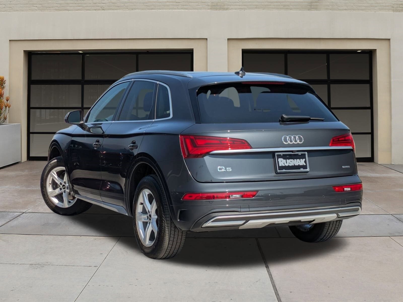 2023 Audi Q5 40 Premium photo 2
