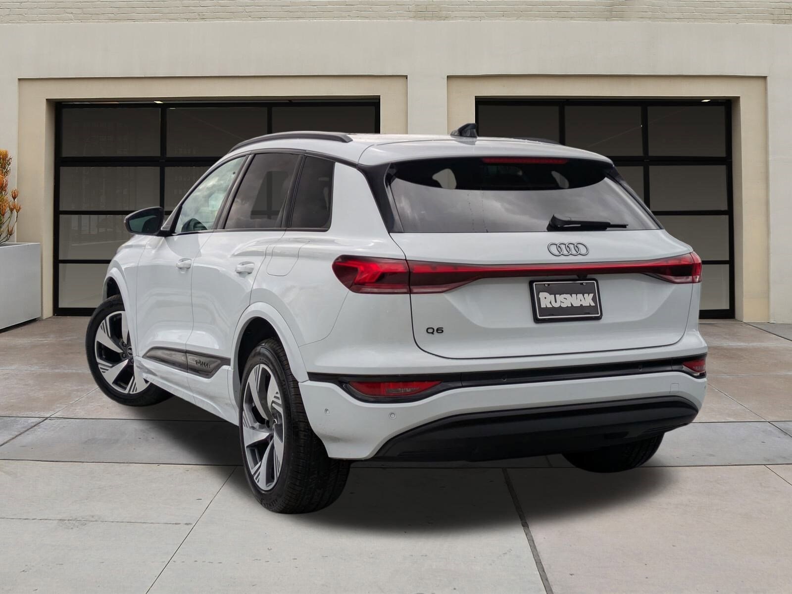 2025 Audi Q6 E-tron Premium Plus photo 3