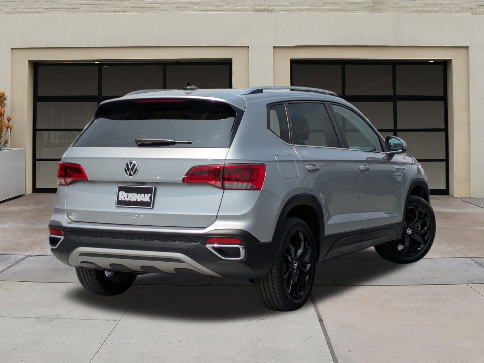 2024 Volkswagen Taos SE photo 4