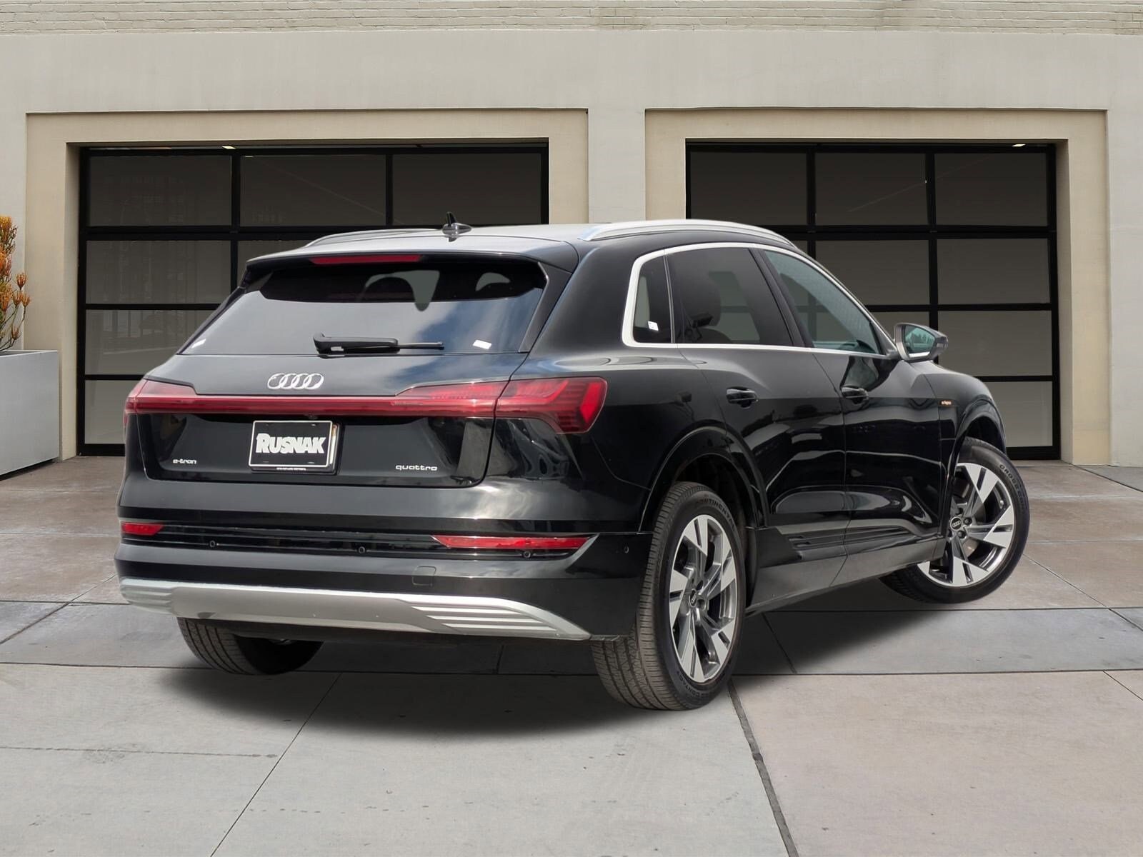 2022 Audi e-tron Premium Plus photo 4