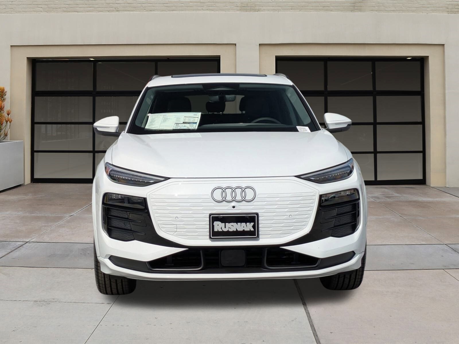 2025 Audi Q6 E-tron Premium Plus photo 2