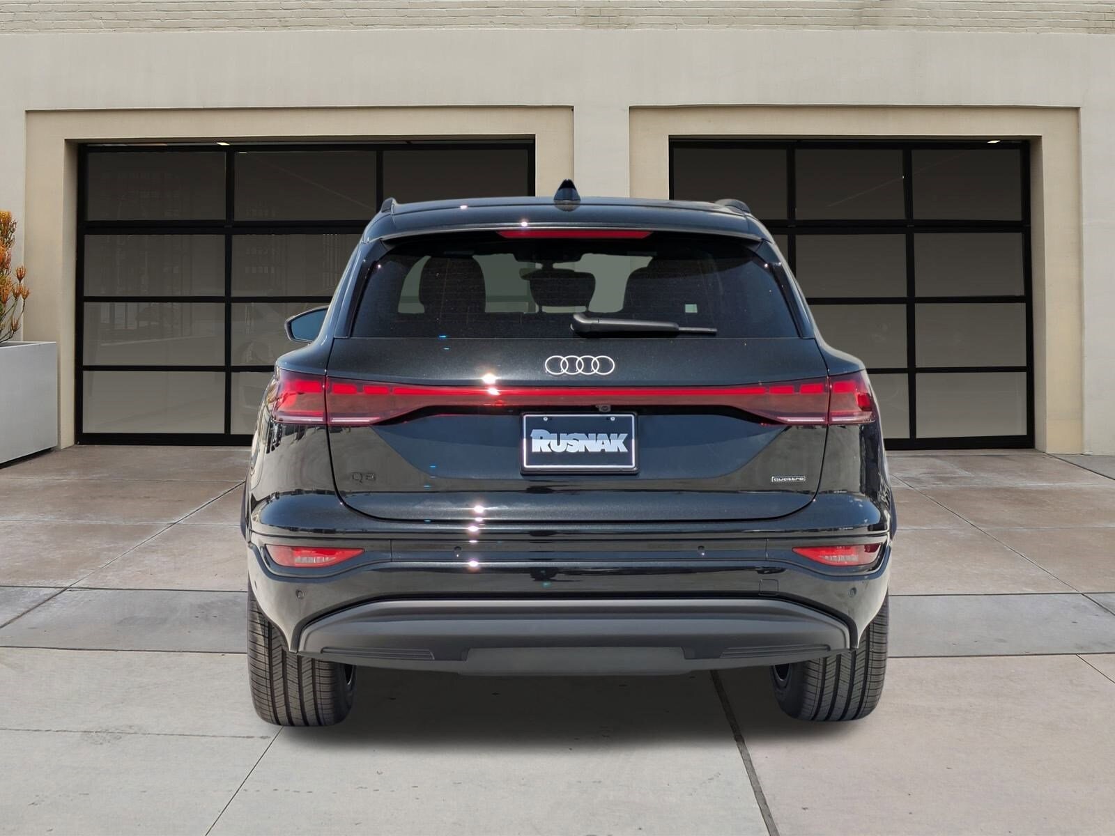 2025 Audi Q6 E-tron Premium Plus photo 4