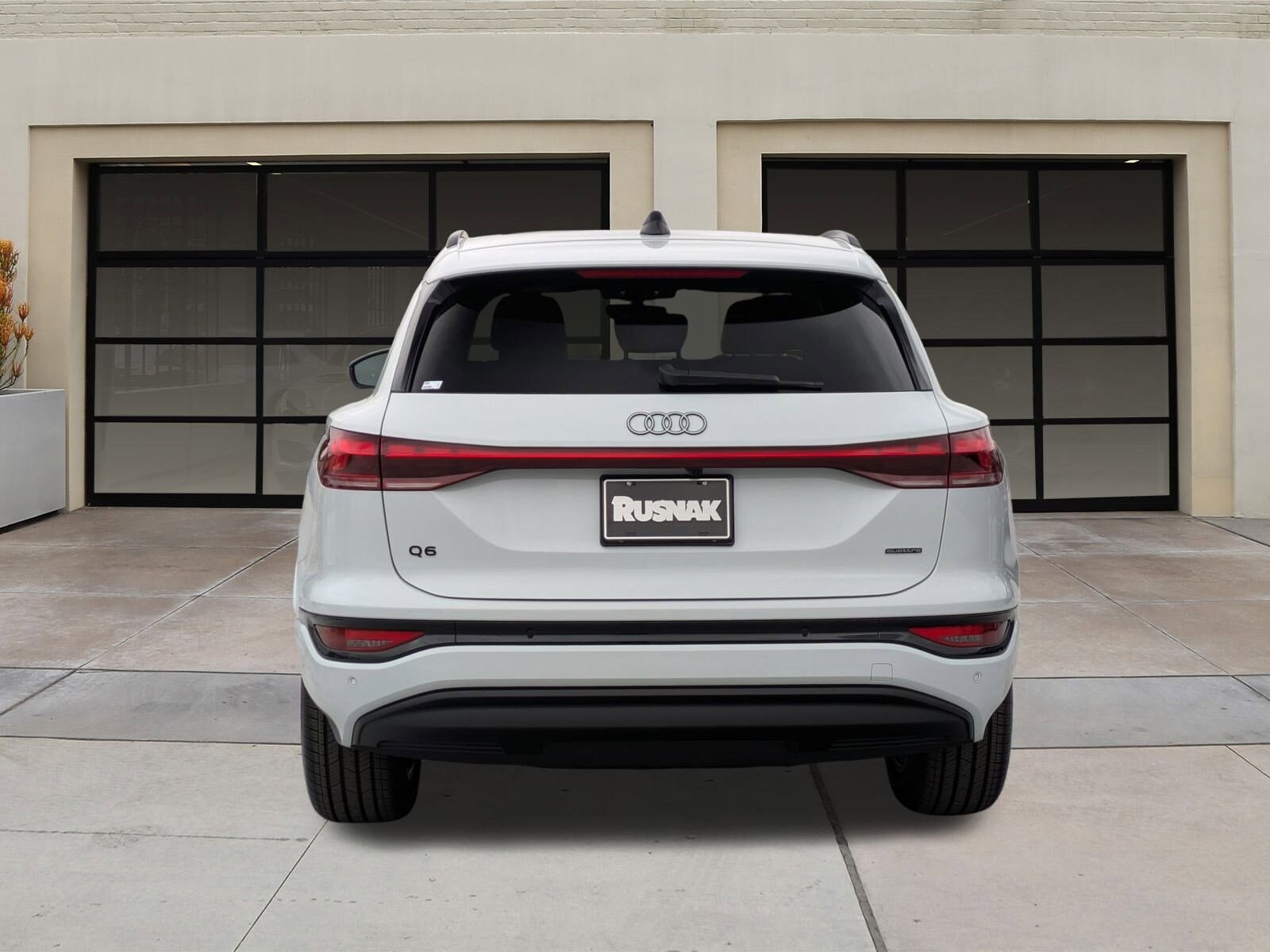 2025 Audi Q6 E-tron Premium Plus photo 4