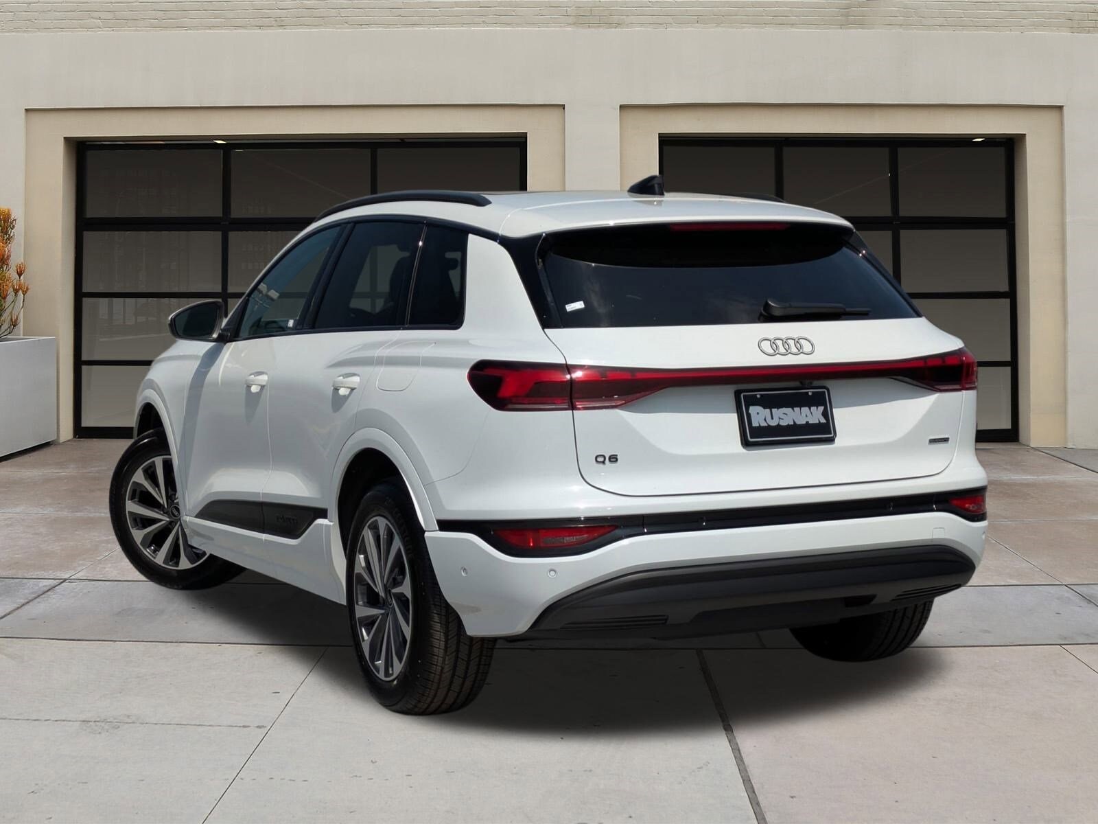2025 Audi Q6 E-tron Premium Plus photo 3