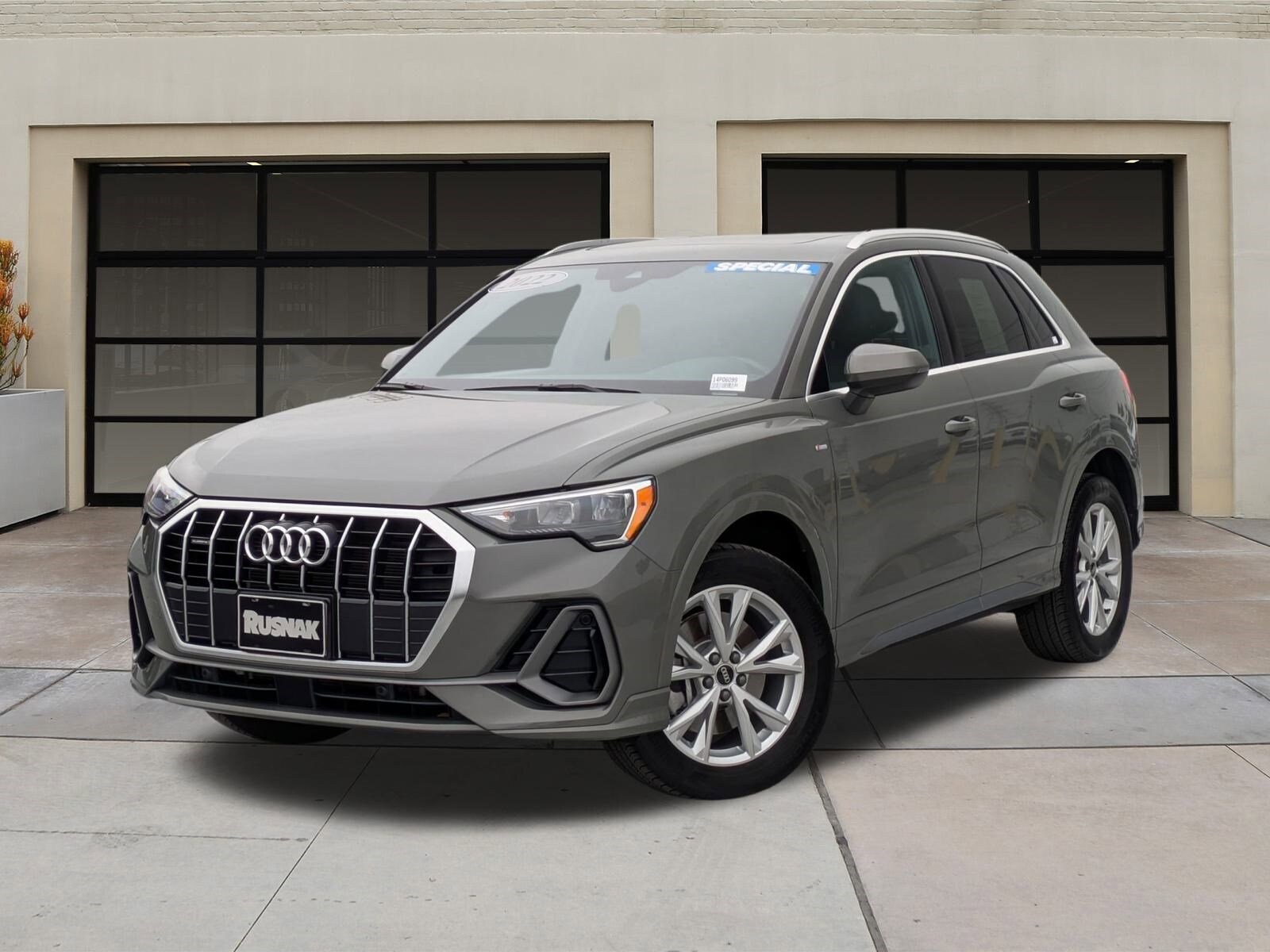 2022 Audi Q3 S line Premium photo 3