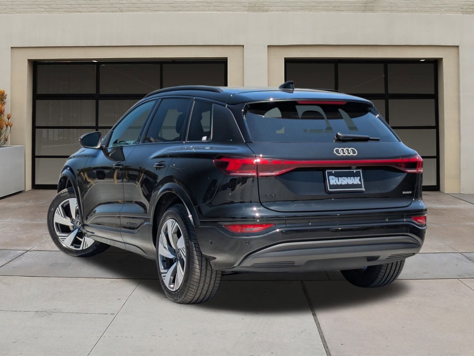 2025 Audi Q6 E-tron Premium Plus photo 3