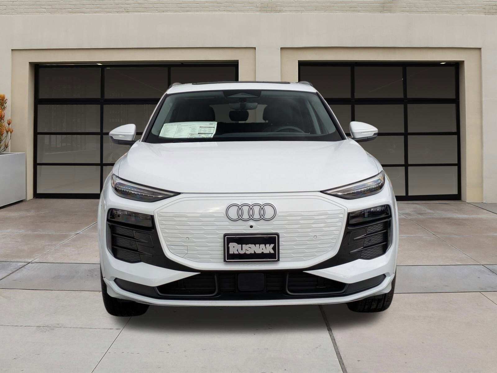 2025 Audi Q6 E-tron Premium Plus photo 2