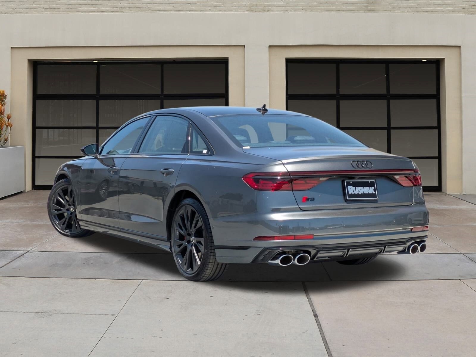 2025 Audi S8 4.0T photo 3